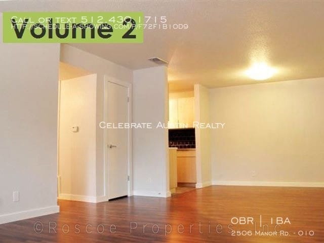 Building Photo - Volume