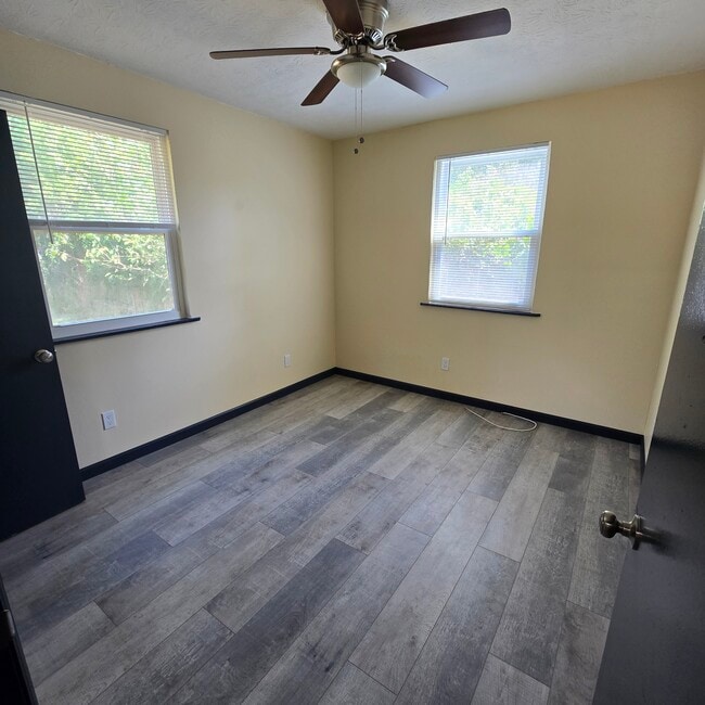 Building Photo - 1648 Pepper Dr