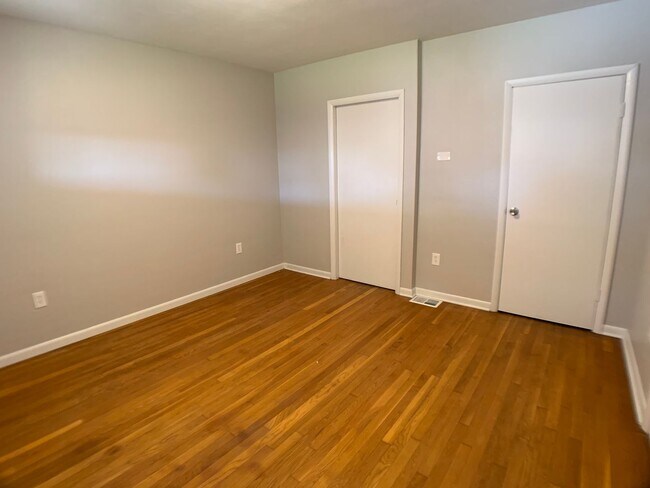 Building Photo - 149 Beram Ave
