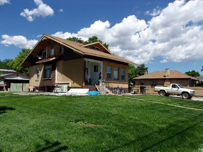 Building Photo - 190 Corner House