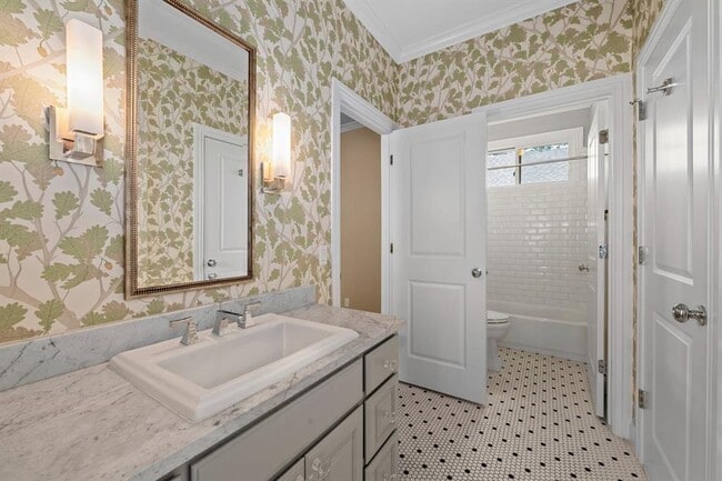 Building Photo - 4513 Avenue F