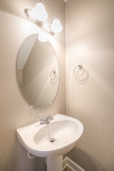 Building Photo - 5441 Perlou Ln