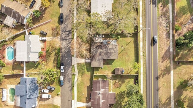 Building Photo - Cozy Remodeled 3/2 in North Orlando! Available February 2026!