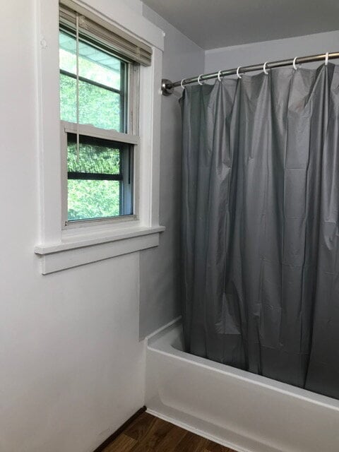 Building Photo - 3 Bedroom Home with Bonus Room - Available September 1st