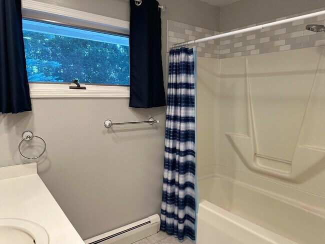 Building Photo - 856 Brickley Dr