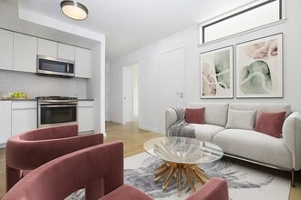 Building Photo - 331 E Houston St