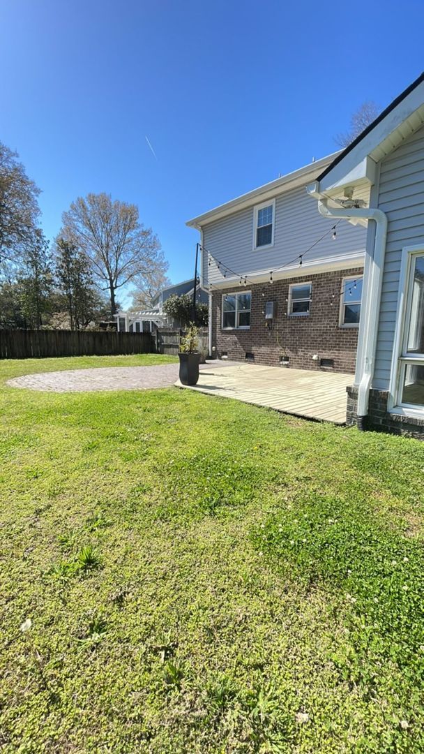 Building Photo - Archdale 4 bed / 2.5 bath