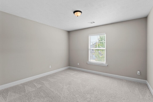 Building Photo - 2208 Jeannie Bell Ct