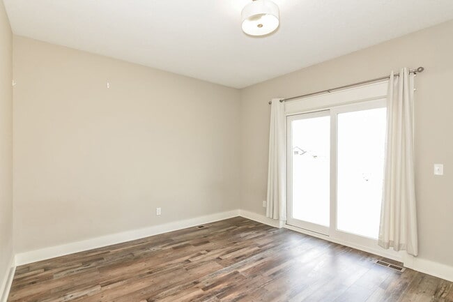 Building Photo - 312 61st St