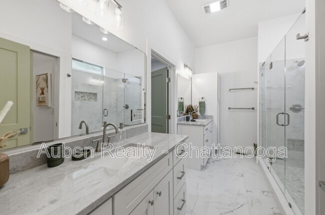 Building Photo - 3556 Cottonwood Ln