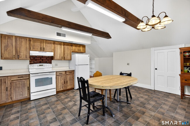 Building Photo - 339 Willow St