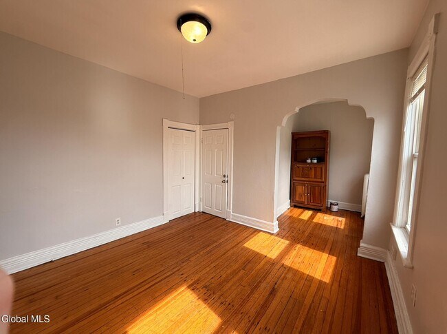 Building Photo - 531 Hamilton St