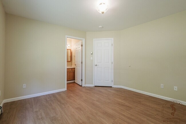 Building Photo - 519-518 29 3/8 Rd