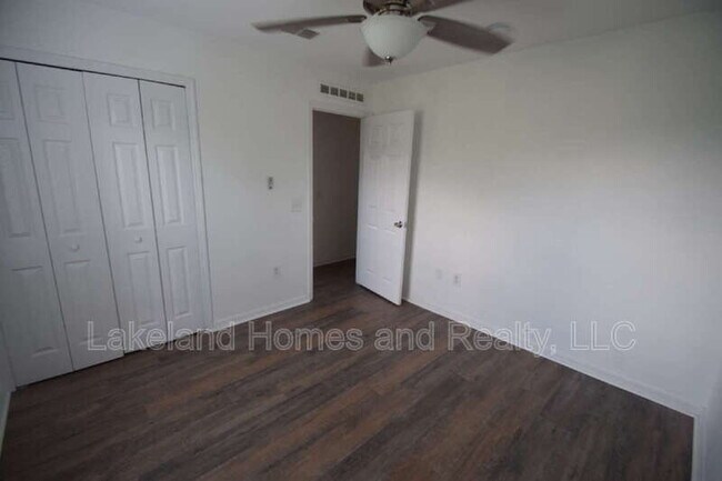 Building Photo - 5123 Spanish Oaks Dr