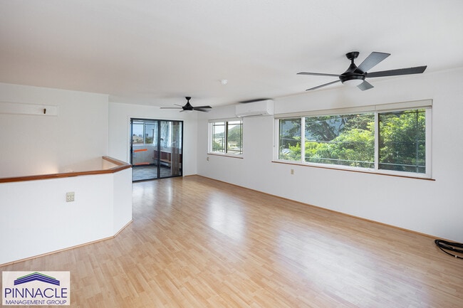 Building Photo - 3329 Woodlawn Dr