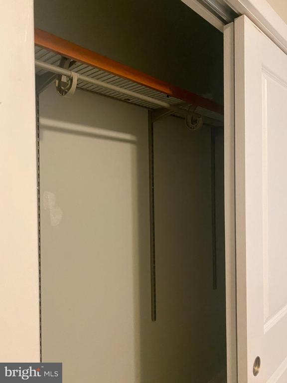 Building Photo - 4742 Pine St