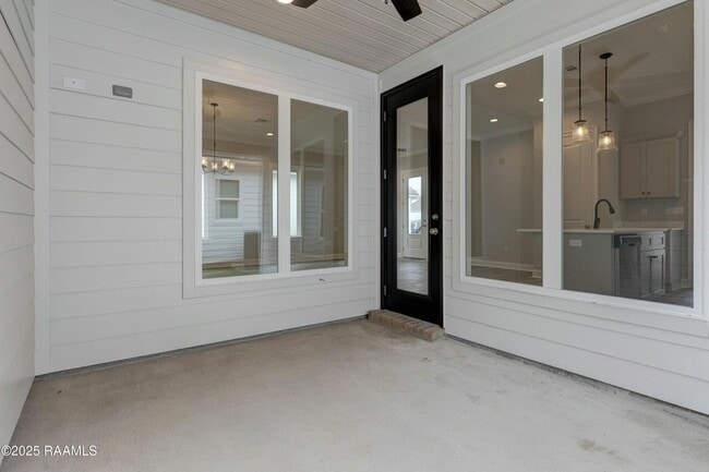 Building Photo - 107 Alpine Dr
