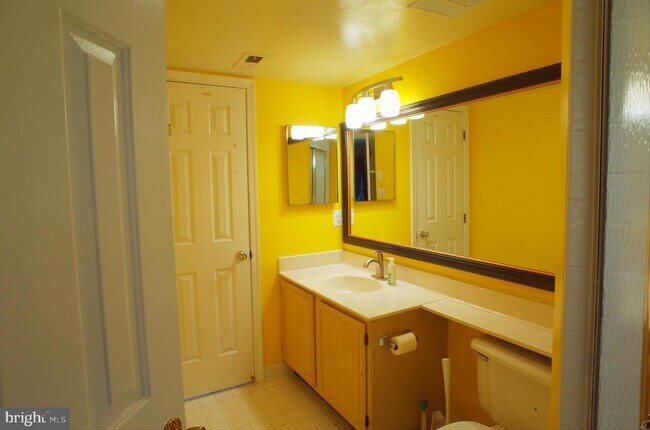 Building Photo - 1200 Braddock Pl