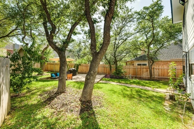 Building Photo - 3914 Latimer Dr