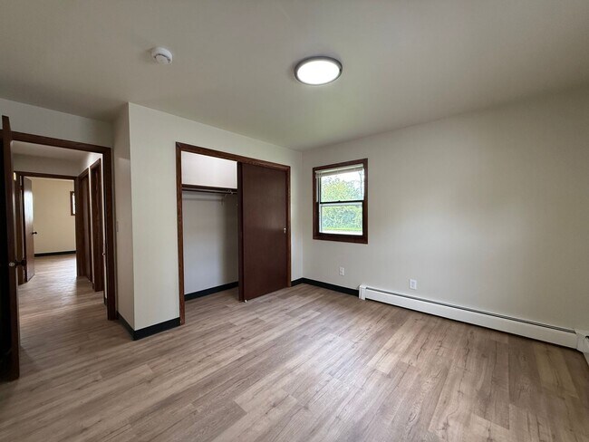 Building Photo - 207-211 Maple Street