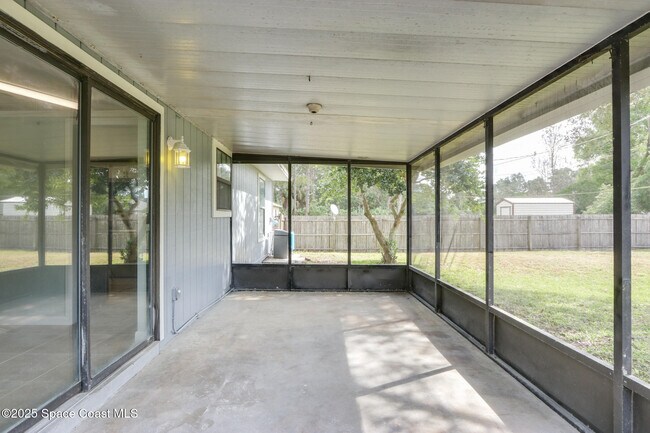 Building Photo - 1198 Altamira St NW