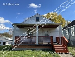 Building Photo - 940 Meda Ave