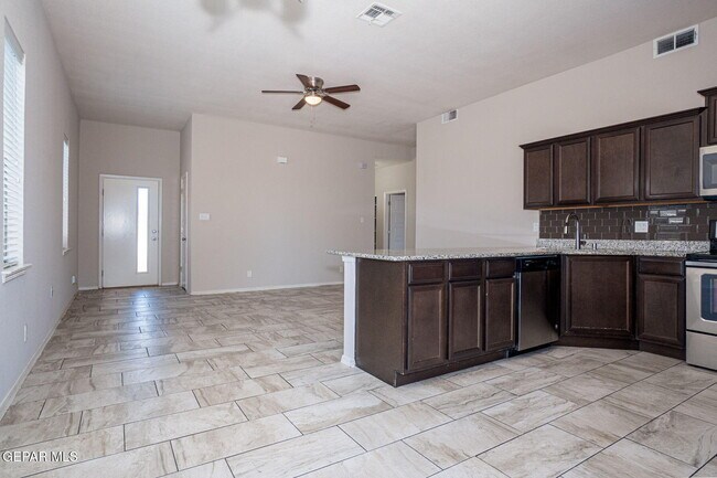 Building Photo - 11140 Catherine Slutter Ln