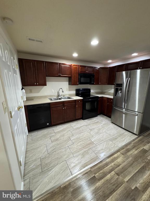 Building Photo - 76 Cherry Laurel Dr