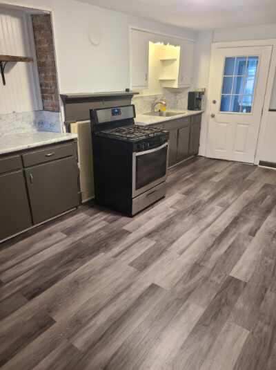 Building Photo - 1004 5th Ave