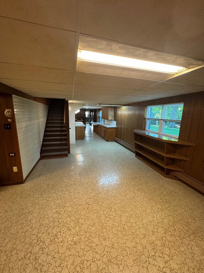 Building Photo - 2613 Southridge Dr