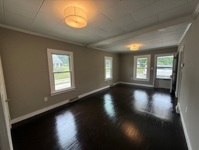 Building Photo - For Rent Rural Hall