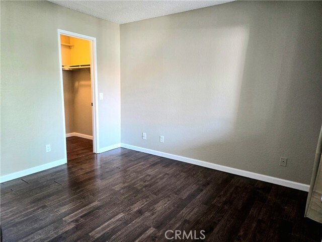 Building Photo - 3645 Country Oaks Loop