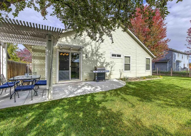 Building Photo - 3 Bedroom, 2 Bath Single Level home in Meridian!