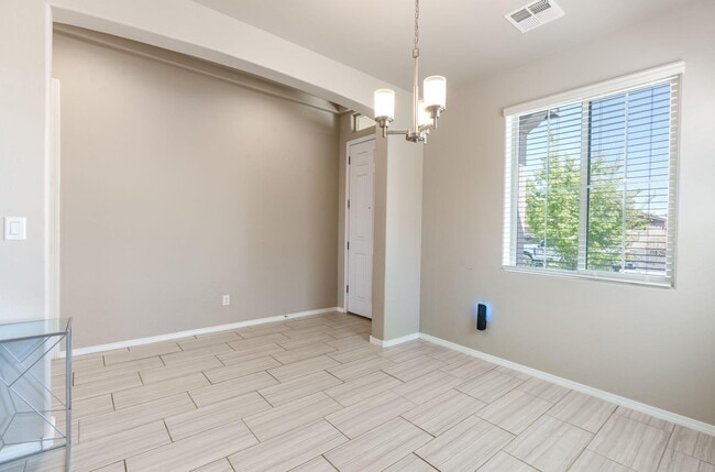 Building Photo - 2313 Melon Ridge Loop NE