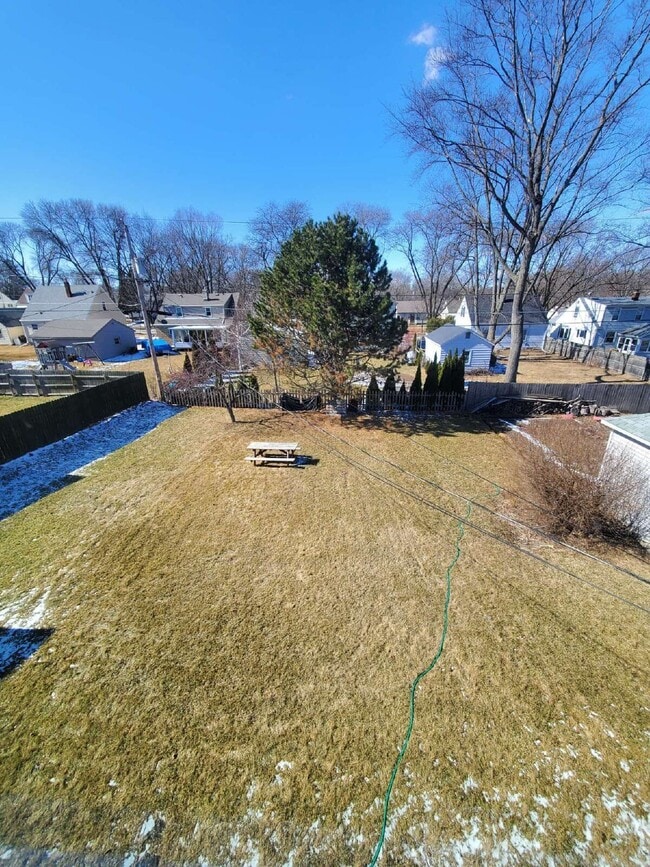 Building Photo - 1103 S 86th St