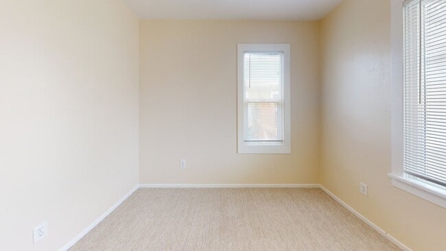 Building Photo - 115 Elkwood Ave