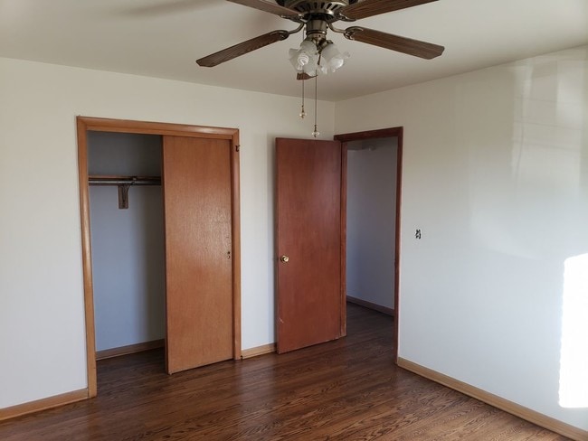 Building Photo - 2025 W Warnimont Avenue - 2 Bedroom Lower