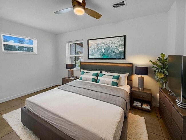 Building Photo - 1300 NW 6th Ave