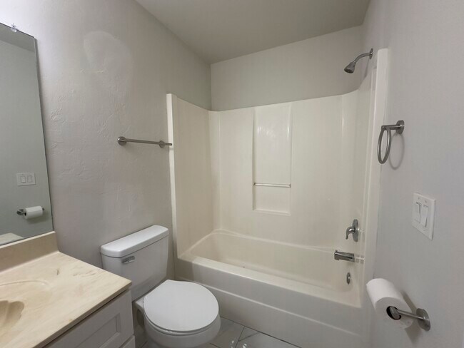 Building Photo - 4209 SW Santa Barbara Pl