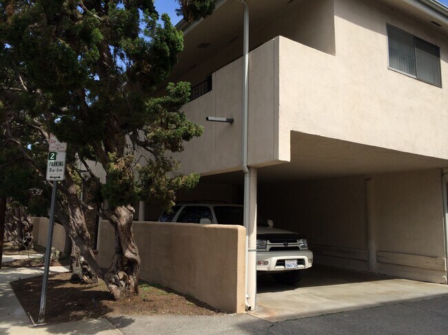 Tuck Under Parking - 4424 Cartwright Ave