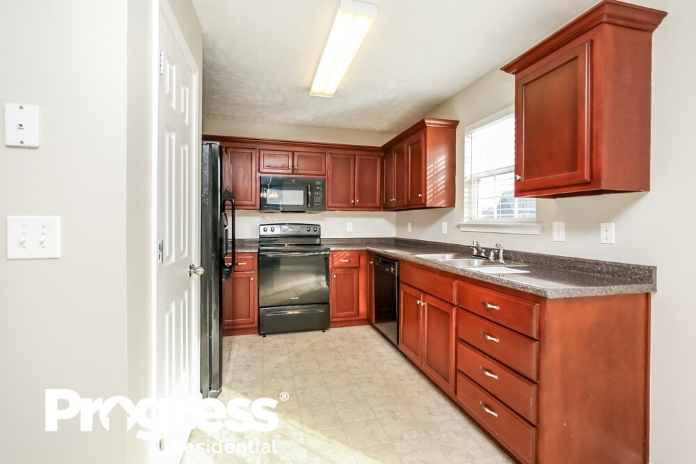 Building Photo - 612 Rock Glen Trace