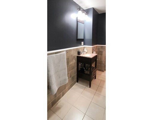 Building Photo - 7 Jaques St