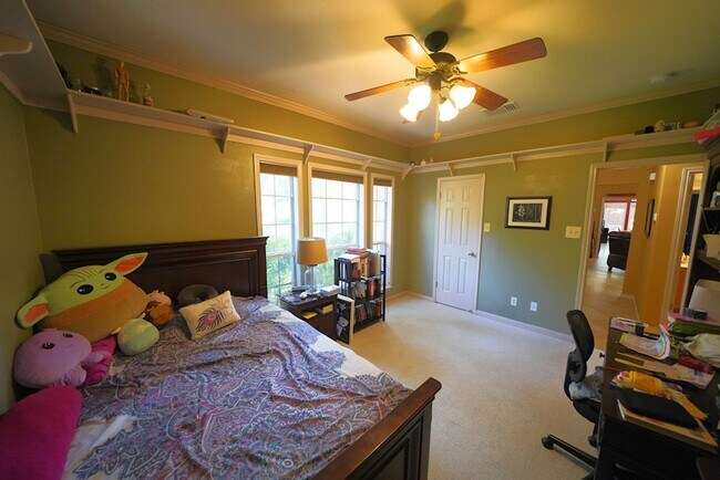 Building Photo - Gorgeous Home in the Coveted Greenshire Subdivision - Realtor Commission: $400