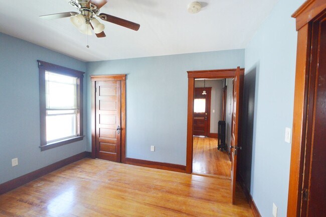 Building Photo - 53 Forest St