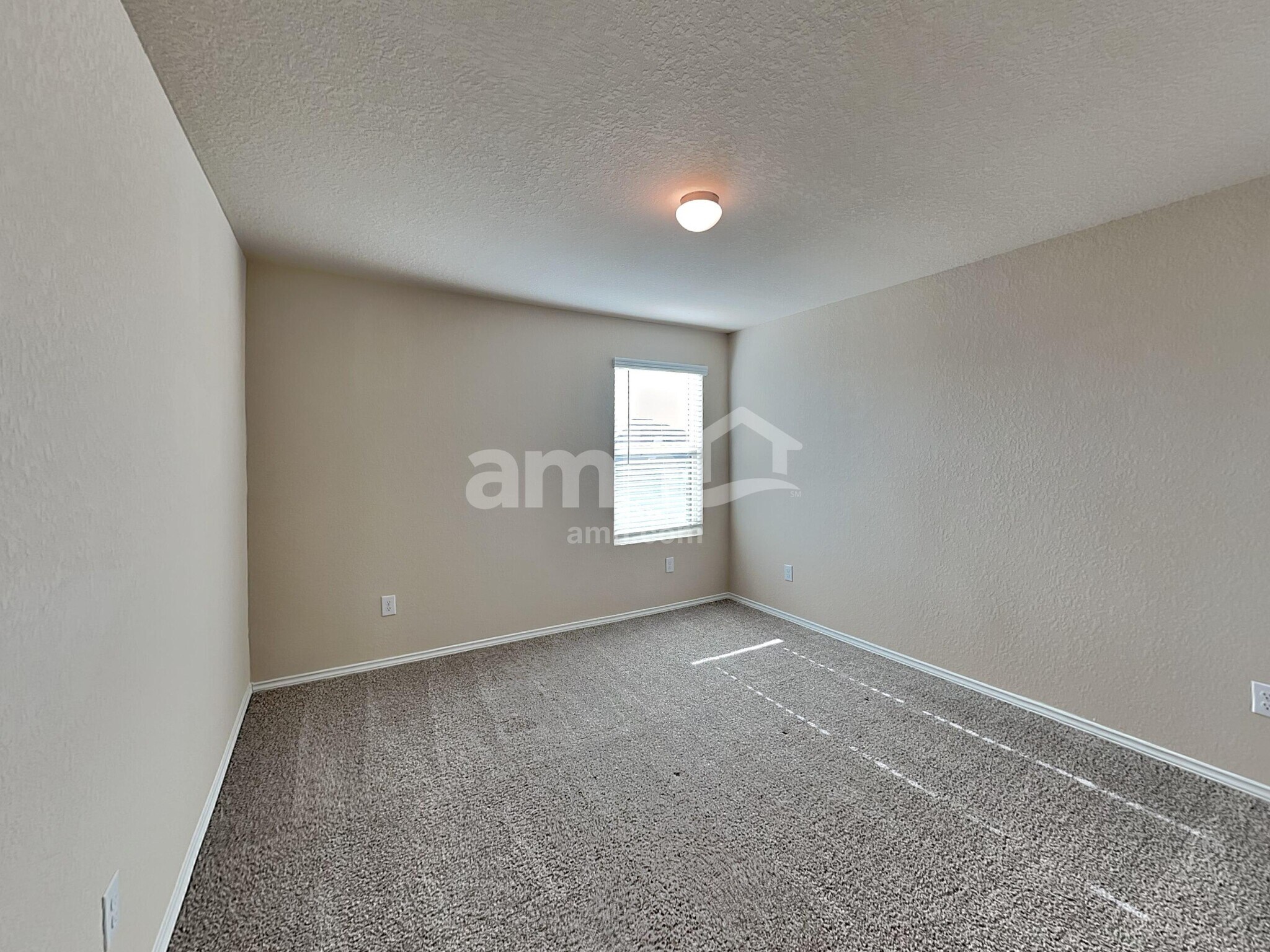 Building Photo - 747 Red Barn Bnd