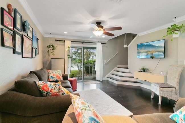 Building Photo - 5800 Lake Pointe Village Cir