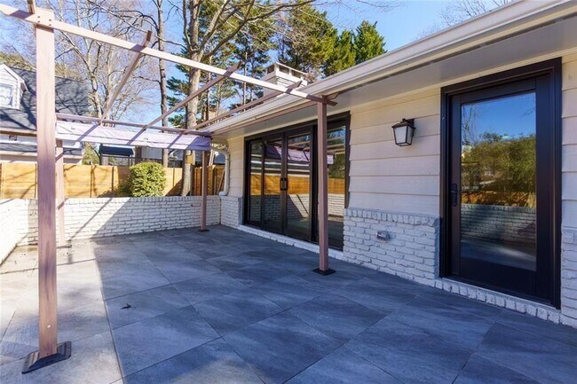 Building Photo - 7330 Hunters Branch Dr NE