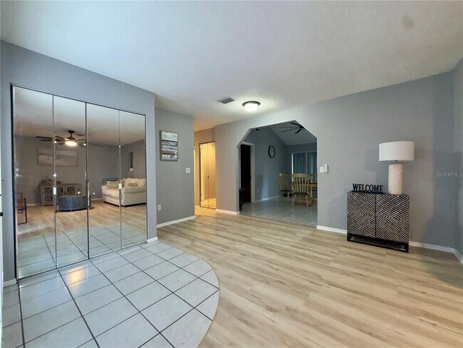 Building Photo - 13543 Longwood Ave