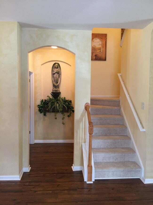 Building Photo - 14328 Laurel Tree Ln