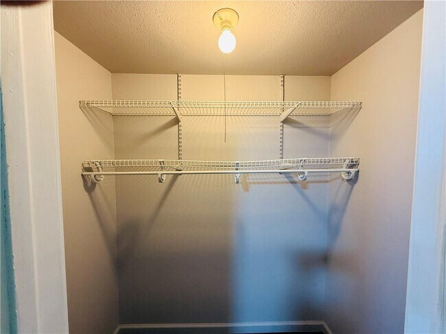 Building Photo - 2714 W Fir St